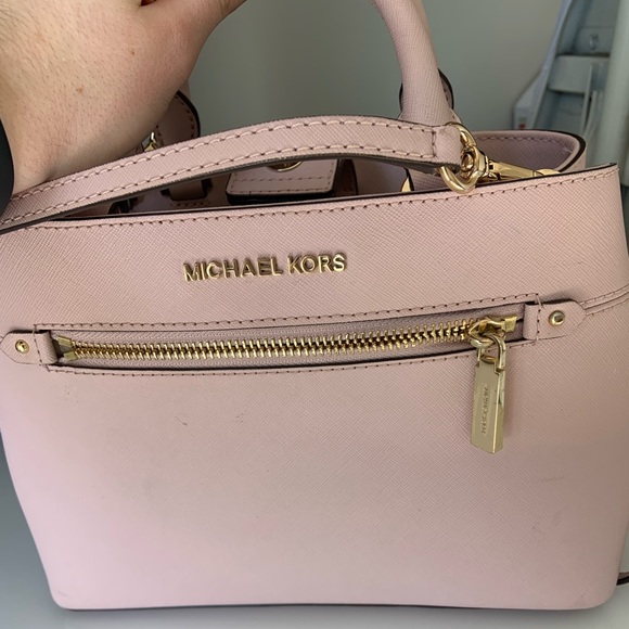 ‼️SOLD‼️ Authentic Michael Kors Purse and wallet! - Picture 3 of 11